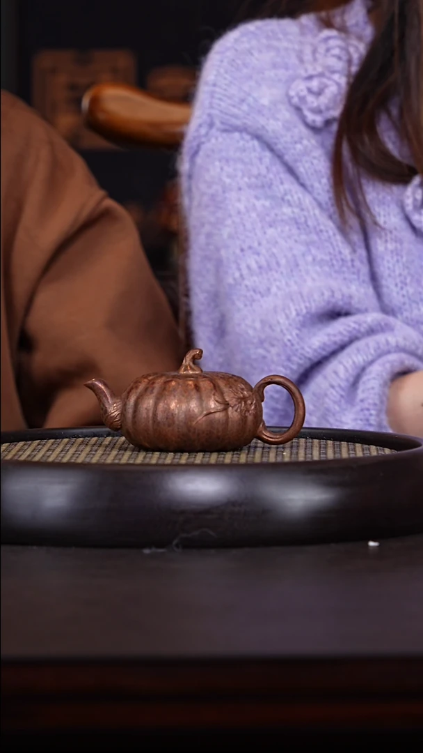 【闪购商品】紫砂茶壶吴亚平24-54-景舟朱泥鎏金170c