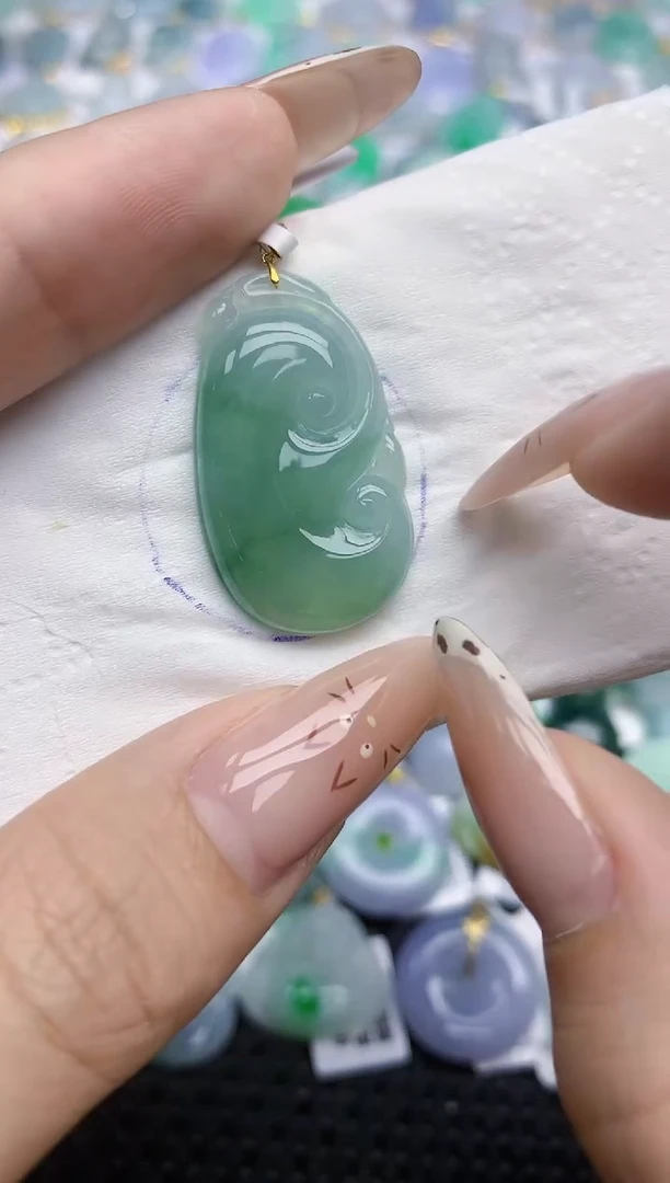 翡翠18K金镶嵌颈饰180    天然翡翠A货