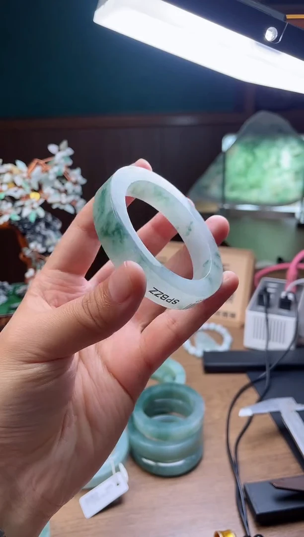 【闪购商品】定制翡翠手镯未镶嵌定制