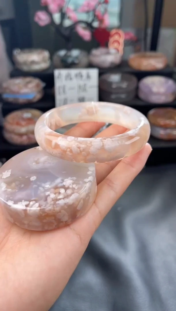 【闪购商品】石英质玉手镯未镶嵌59
