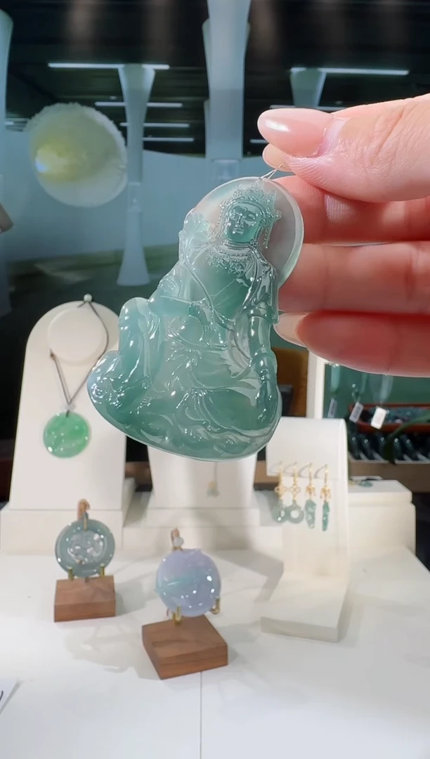 翡翠未镶嵌吊坠(不含链)观音