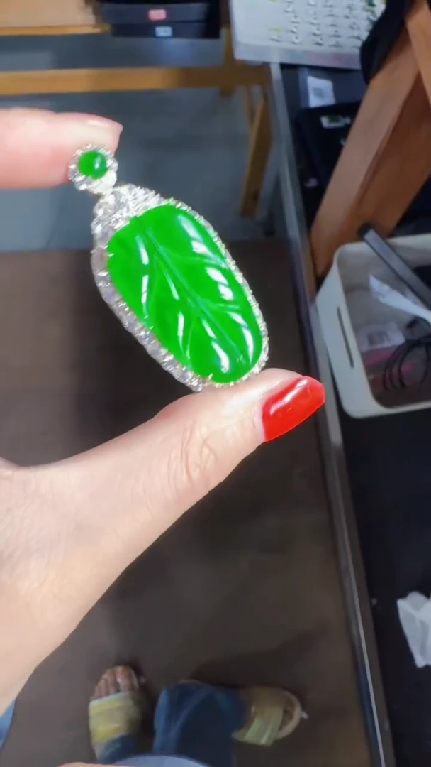 未镶嵌定制翡翠翡翠有轻微色差属于正常现象，叶子多样性发货1