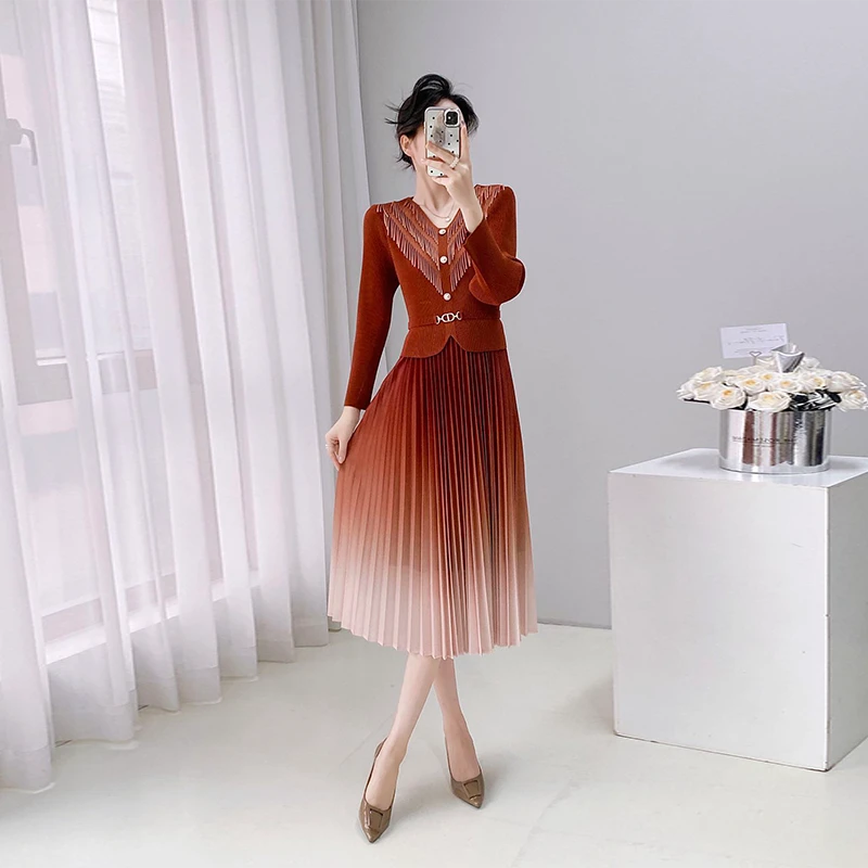 2025秋季新款三宅长袖褶皱连衣裙渐变色假两件显瘦气质时尚修身