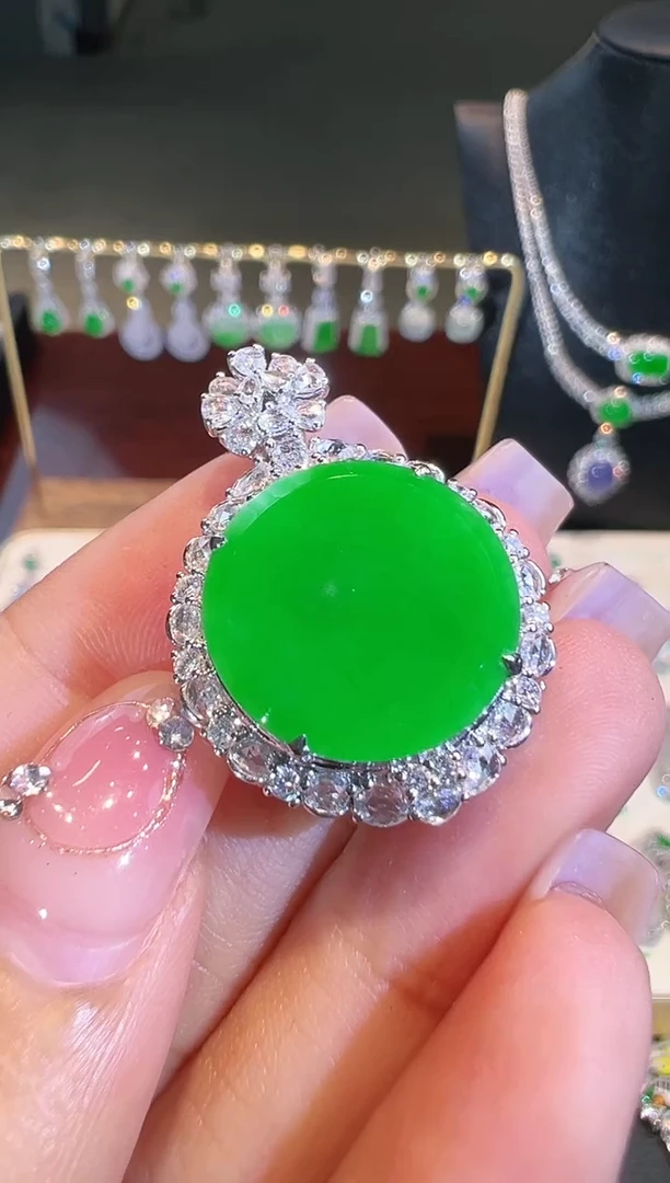 翡翠18K金镶嵌吊坠(不含链)翡翠
