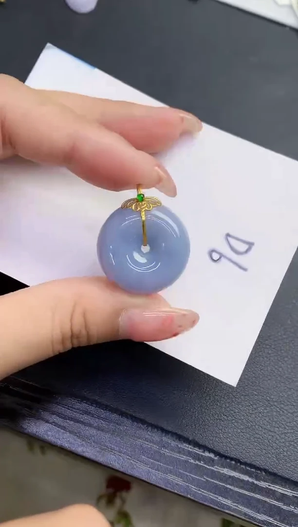 翡翠18K金镶嵌颈饰缅甸天然翡翠A货