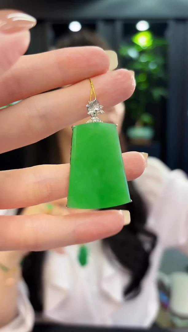 颈饰18K金镶嵌翡翠缅料A货/支持复检/一件