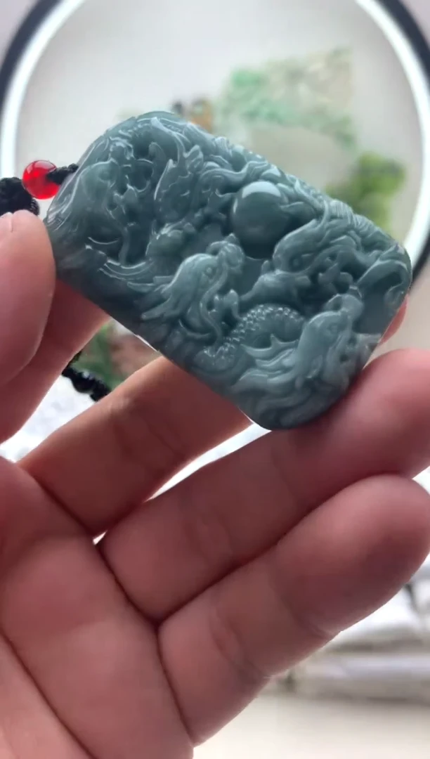 颈饰未镶嵌翡翠九龙牌