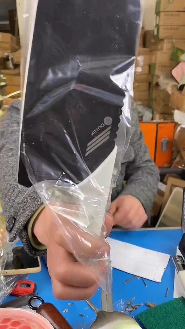 1德马克砍刀一把 有划痕