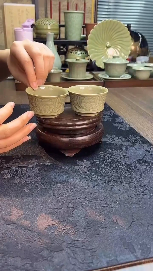 耀州窑手工牡丹马蹄杯主人杯两只