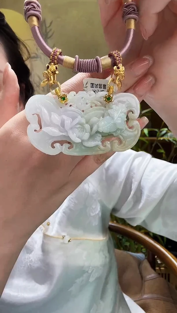 颈饰未镶嵌翡翠吊坠