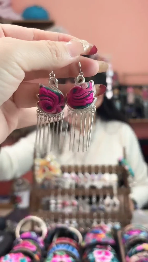 织绣艺枝独绣手工饰品22