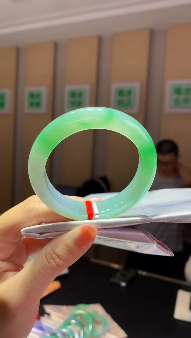 未镶嵌手镯翡翠-K3720 圈口 54.3全款33.5万 定金2万