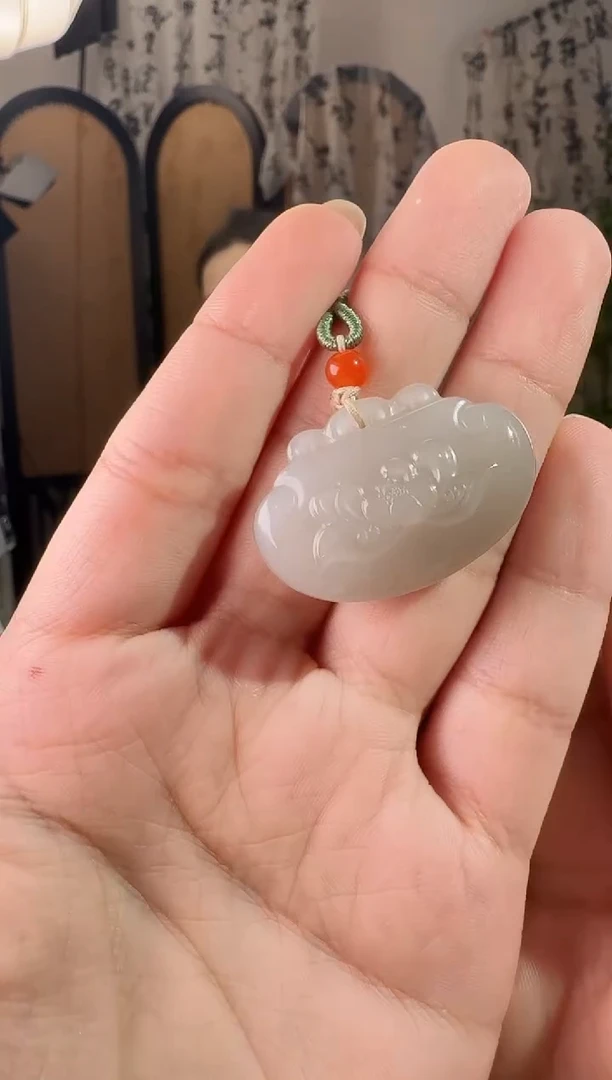 颈饰未镶嵌和田玉藕紫平安锁