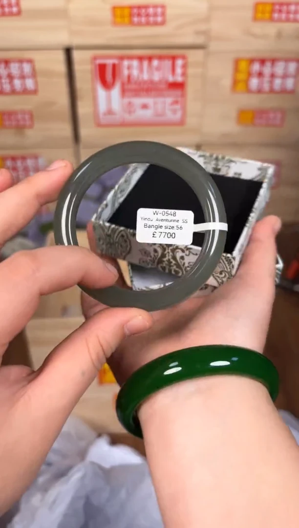 未镶嵌手镯石英质玉W0548