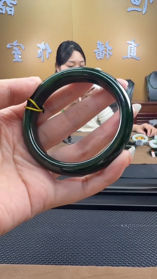 颈饰未镶嵌和田玉手镯59