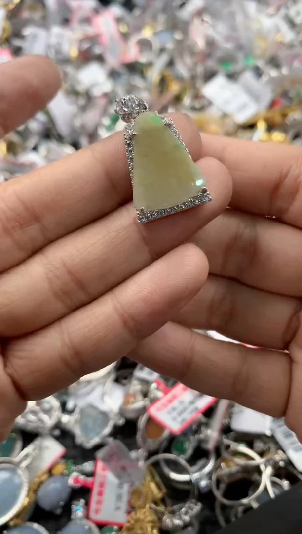 银S925镶嵌戒指翡翠888              8