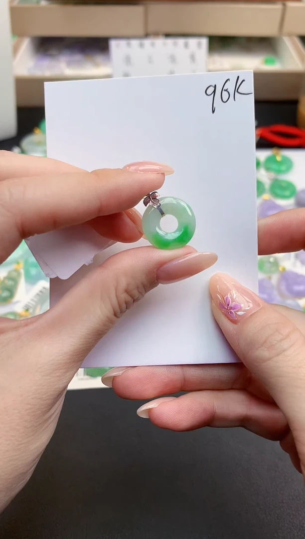 颈饰18K金镶嵌翡翠天然缅甸A货翡翠