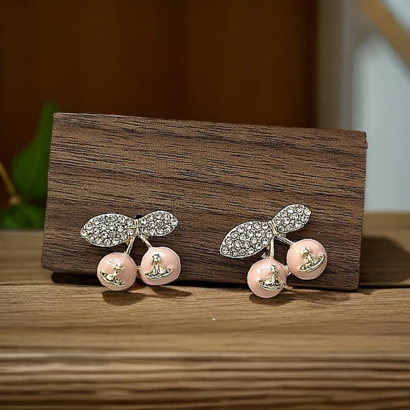 铜合金耳饰 25甜美可爱粉色樱桃土星星球耳钉女小香风精致耳饰