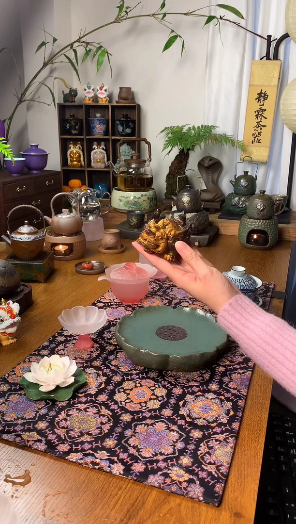 【闪购商品】金色变色茶宠 貔貅