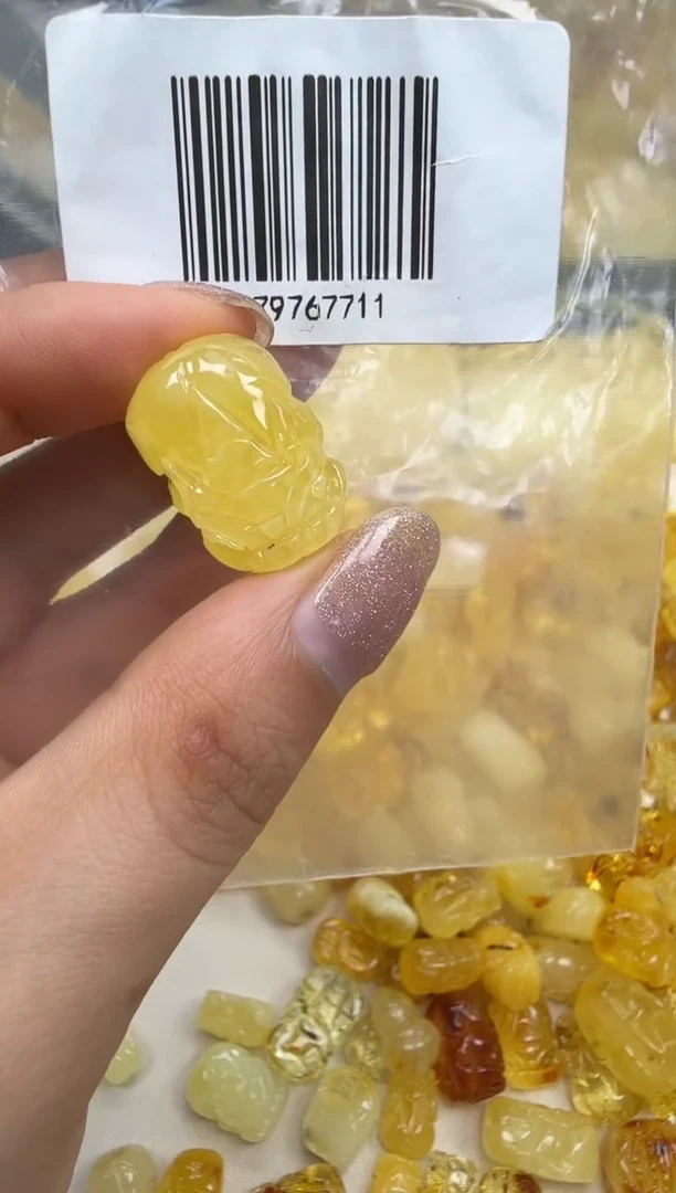 裸石琥珀未镶嵌如图