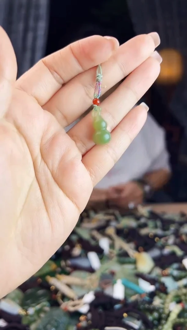 未镶嵌和田玉挂件1