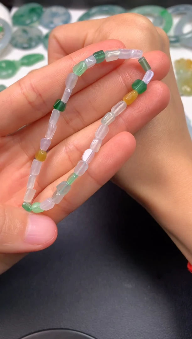 颈饰未镶嵌翡翠无鉴赏无证书