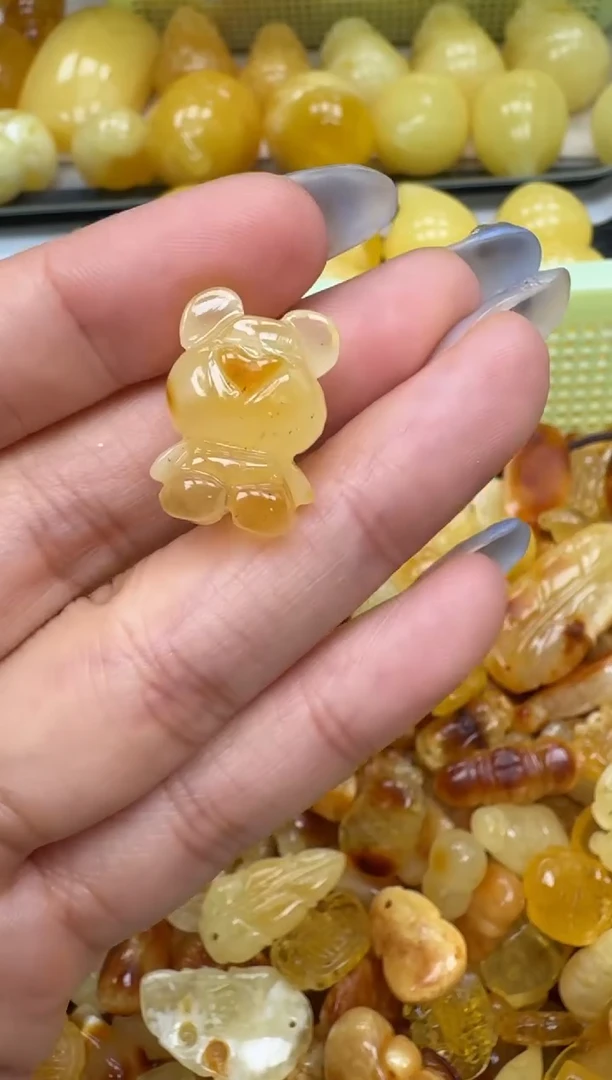 裸石琥珀未镶嵌如图