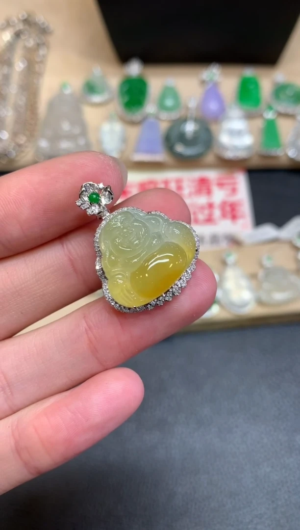 【闪购商品】翡翠颈饰18K金镶嵌佛公【无服务费】