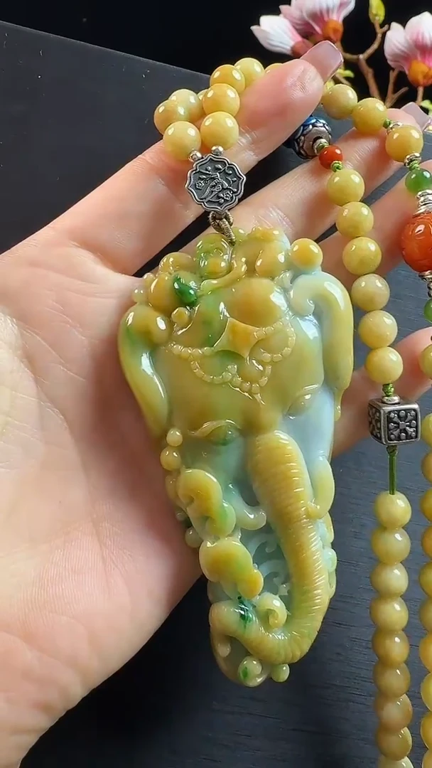 颈饰未镶嵌翡翠吉祥