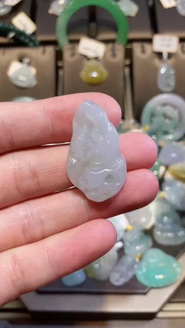 【闪购商品】翡翠颈饰未镶嵌纯天然A货翡翠一件