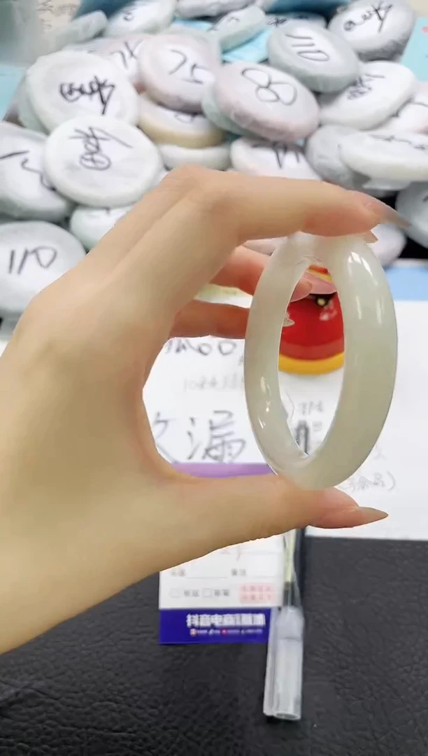 和田玉手镯未镶嵌82-57