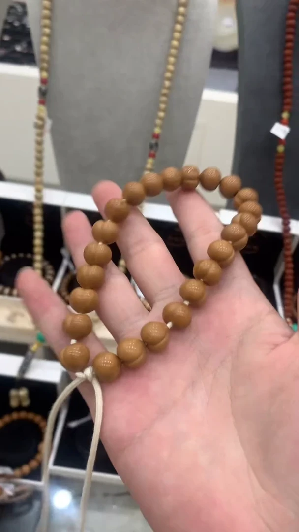 手串猴头核桃猴头雕刻屁桃手持卡11左右