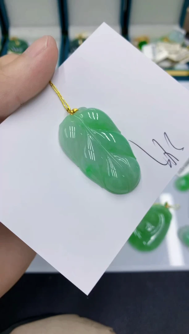 颈饰18K金镶嵌翡翠翡翠