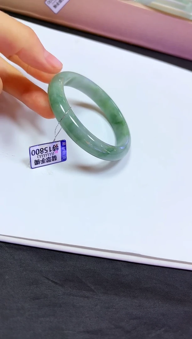 颈饰未镶嵌翡翠手镯57