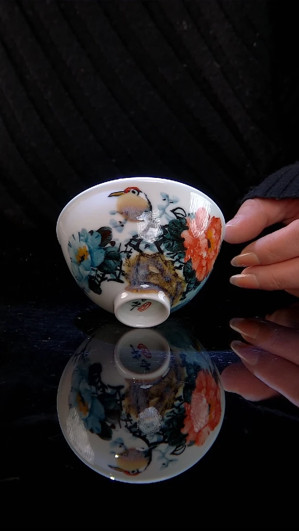 李华手绘釉中五彩牡丹鸡心杯