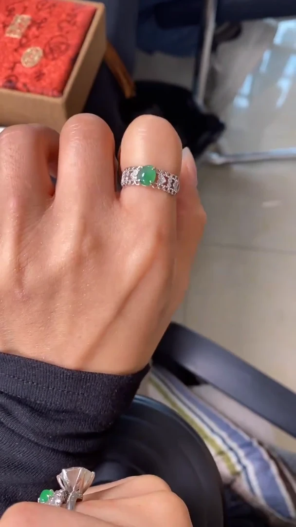 【闪购商品】翡翠戒指银S925镶嵌8927