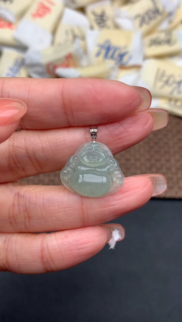 18K金镶嵌挂件翡翠一