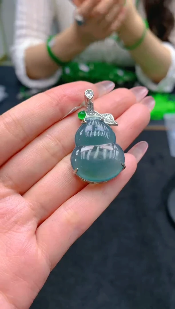 翡翠未镶嵌颈饰天然A货翡翠