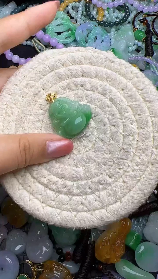 颈饰未镶嵌翡翠天然缅甸翡翠吊坠