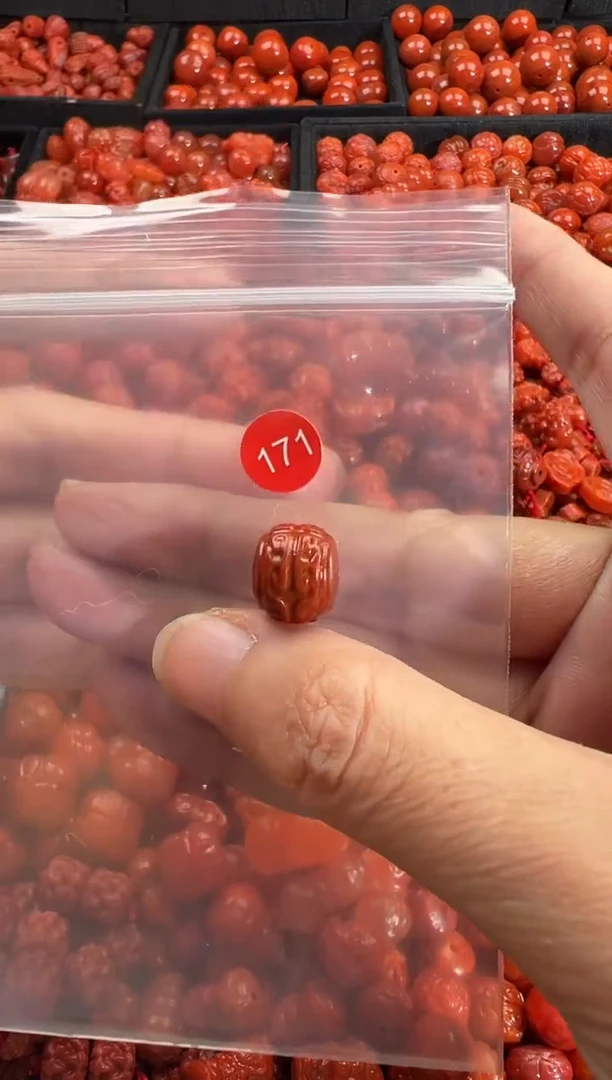 颈饰未镶嵌南红玛瑙1