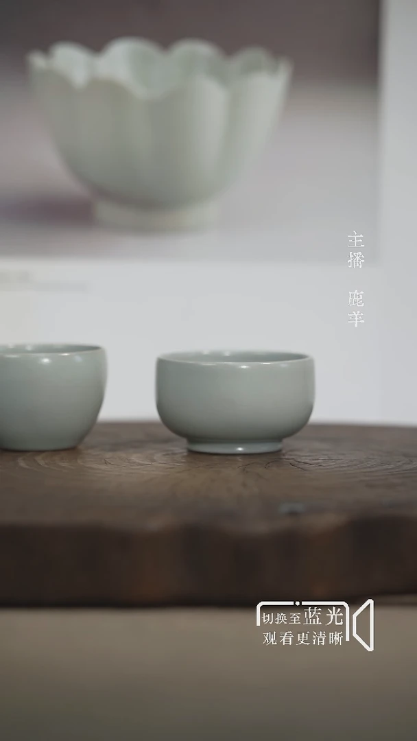 抓**喙罗汉杯-王国奇月白釉/九天红印-羊