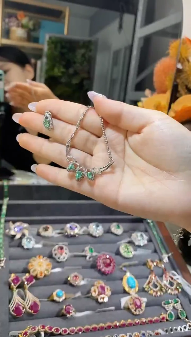 套链未镶嵌祖母绿天然祖母绿套链