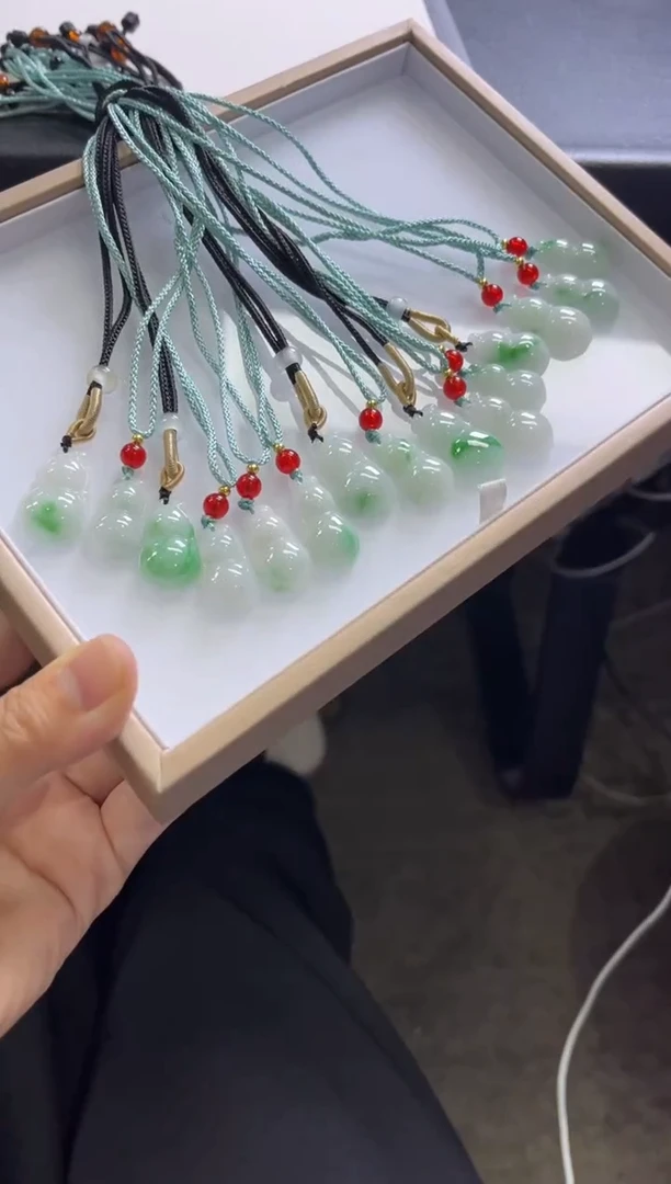 颈饰未镶嵌翡翠T138/多样性发一件/配绳子（小）