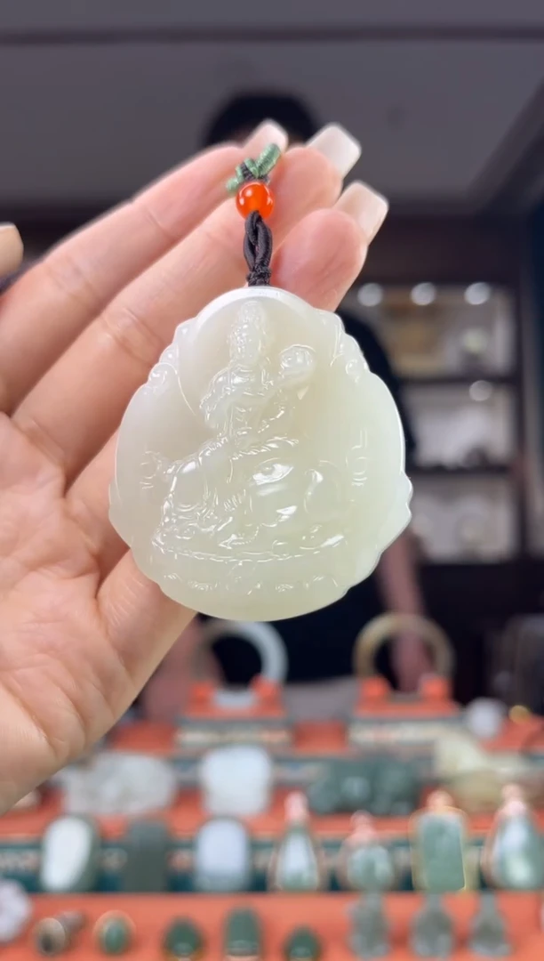 颈饰未镶嵌和田玉佩佩龙 蛇 包容