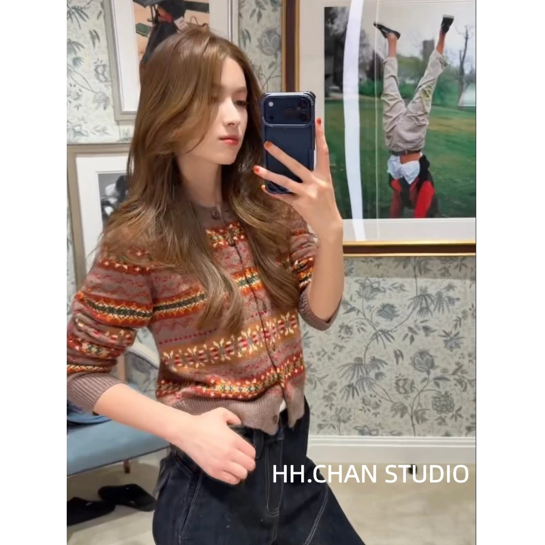 HH.CHAN“圣诞夜”100%绵羊毛费尔岛橘色显白针织开衫HH53G40936