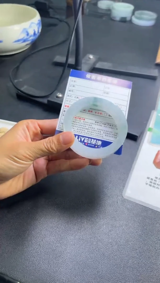 未镶嵌手镯定制翡翠解****号定制手镯不退不换