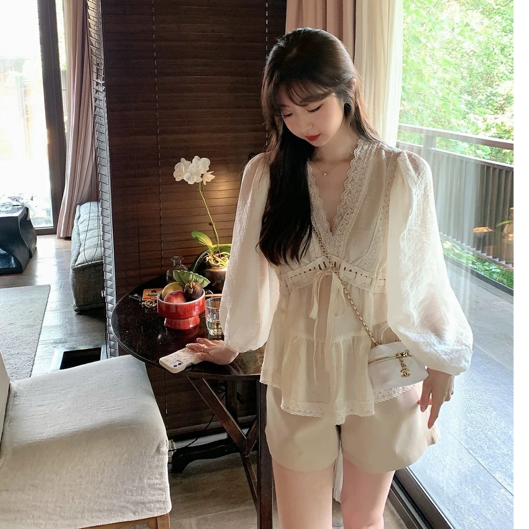 洋气蕾丝V领雪纺小衫女设计感小众超仙气甜美裙摆式娃娃衫上衣