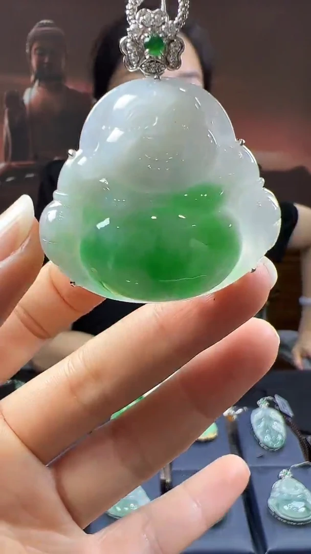 18K金镶嵌挂件翡翠佛公