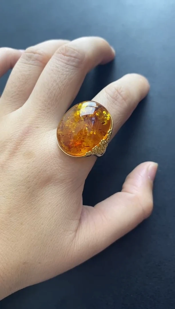 裸石琥珀未镶嵌戒指