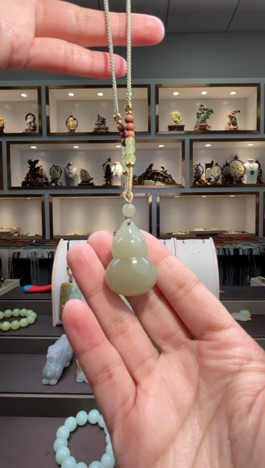 颈饰未镶嵌和田玉苏